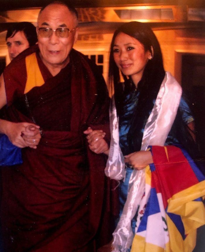 Reka Gawa and the Dalai Lama meet in 2004. From bbc.com