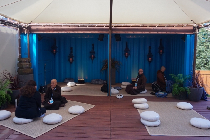 The Engaged Mindfulness Zone at “Dreamforce 2016.” Photo by Eugene Kim. From businessinsider.com