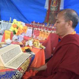 COVID-19 Leaves Tibetan Buddhist Monk Stranded in Kentucky