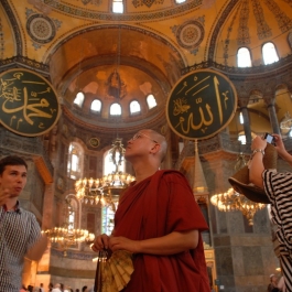 Buddhist-Islamic Friendship: Embracing Tolerance