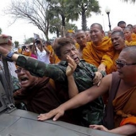 Thai Monks Tussle with Soldiers at Monastic Leadership Rally
