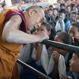 Dalai Lama Concludes “Tree of Faith” Teaching to over 3,000 Students
