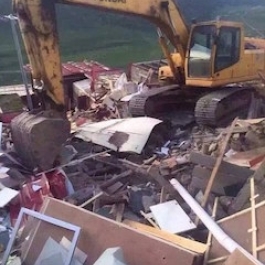 Government Workers Begin Demolishing Buildings at Larung Gar Buddhist Academy
