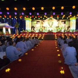 Vietnamese Buddhists Honor Parents in Vu Lan Festival