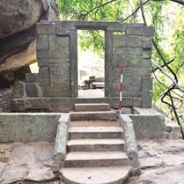 Sri Lanka Archaeologists Race Against Time to Preserve Ancient Buddhist Monastery