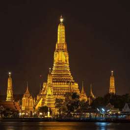 Fine Arts Officials Defend Facelift for Thailand’s Wat Arun