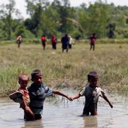 Thousands Flee as Violence Flares in Myanmar’s Rakhine State
