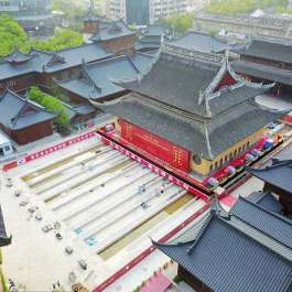 135-year-old Buddhist Temple in Shanghai is on the Move