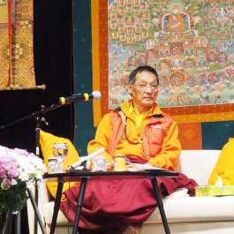 Gangteng Tulku Rinpoche Gives Teachings in Moscow