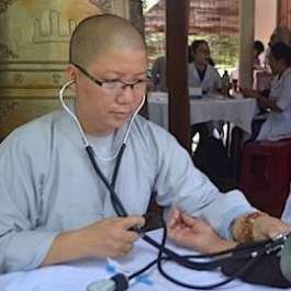 Monastics in White: The Medical Monks and Nuns of Vietnam