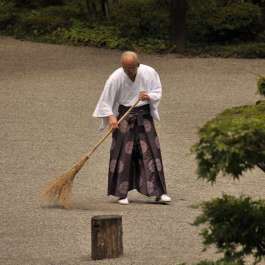 Japanese Monk Promotes Cleaning as a Path to Well-being