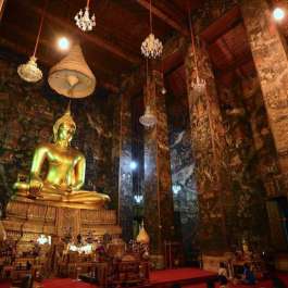 Thai Artists Work to Rescue 170-year-old Buddhist Murals