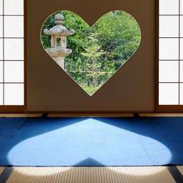 <i>Inome</i> Window at Buddhist Temple in Kyoto Brings Love and Fortune