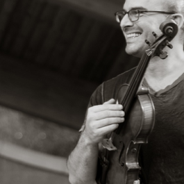 Pushing the Boundaries of Stringed Sound – the Freedom of Rock Violin with Adam DeGraff
