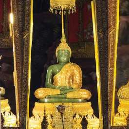 Tales of the Emerald Buddha: Simplicity and Splendor