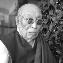 Dr. Yeshi Dhonden, Former Personal Physician to the Dalai Lama, Dies