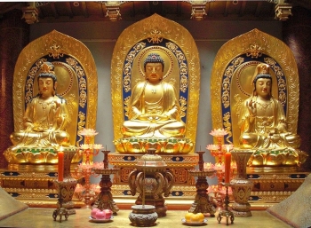 Shrine of Amitabha Buddha and attendant bodhisattvas. From commons.wikimedia.org