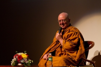 Ajahn Brahm at a lecture in 2010. From Buddhistdoor International.
