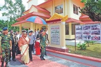 Prime Minister Sheikh Hasina departs the premises of the newly reconstructed Lal Ching-Moitree Bihar Complex after inaugurating the Buddhist monastery in Ramu upazila of Cox’s Bazar yesterday. Photo: PMO. Source: http://www.thedailystar.net/