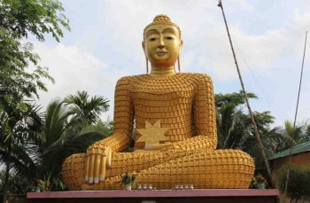 Cakkra Muni Buddha Statue, Khagrachi. Taken from Mutichoddipara Vivekaram Monastery and Welfare, sskbs.blogspot.com
