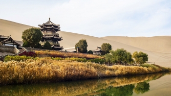 The oasis town of Dunhuang. From www.jod.uk.com.