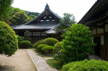 Chion-in (?????|), headquarters of the Jodo-shu founded by Honen (1133–1212). From Wikimedia Commons.