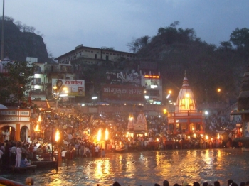 Haridwar Pilgriimage. Photo Credit: www.traveldealsfinder.com