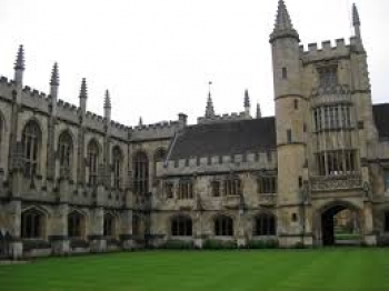 Magdalen College, Oxford. From vaemihi.wordpress.com