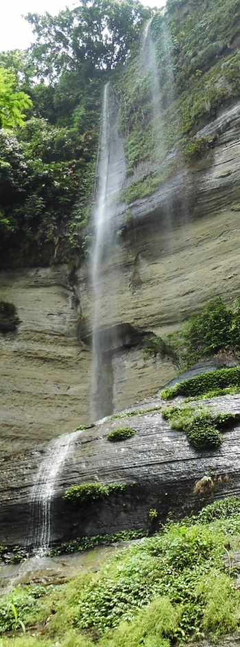 Shuvalong Falls.