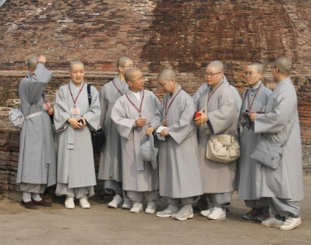 Group of Korean nuns. From enews.buddhistdoor.com