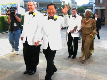 Brad Altman and George Takei with the “Star Trek” cast at their wedding. From abcnews.go.com