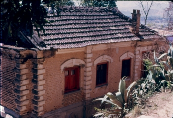 The old house at Kopan, 1969. Photo courtesy Lama Yeshe Wisdom Archive