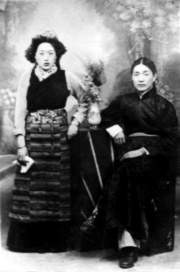 Kusho Rigdzin Wangmo and Dudjom Rinpoche. From dharmawheel.net.