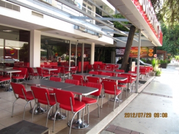 The hamburger restaurant without a single person.
