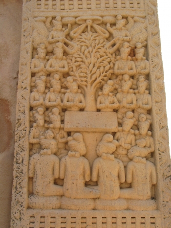 Figure 8: Worshipping the Bodhi Tree at Sanchi. © Dr. David Efurd.