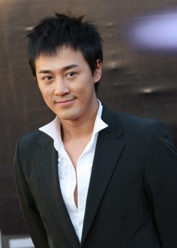 The other Raymond Lam. From Commons Wikimedia.