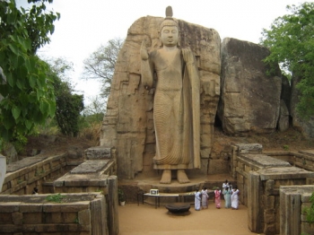 Avukana Buddha, by rajagiri on Panoramio.