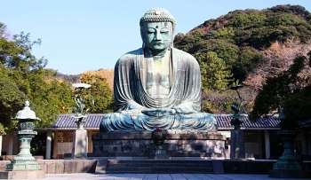Amida butsu at Kamakura. From www.japan-guide.com.