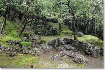 Dry garden, now a moss garden at Saiho-ji, Kyoto. From japanesegardensonline.com
