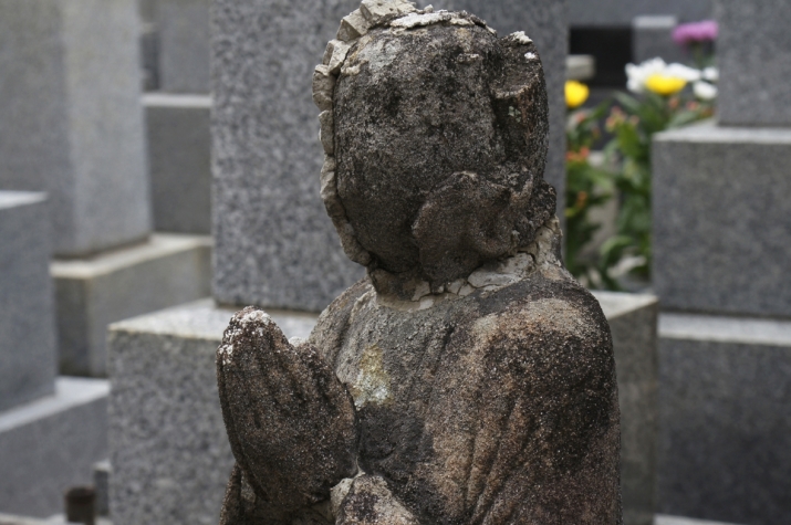 Statue of Hibaku Jizo at Mangyo-ji, Hiroshima. Photograph by Ken Shimizu