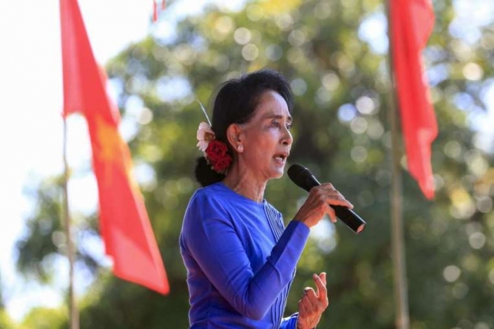 Myanmar opposition leader Aung San Suu Kyi campaigns in Thandwe, Rakhine on Saturday. From straitstimes.com