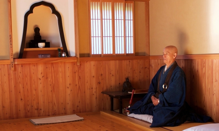 Bunkei Shibata meditates at the 300-year-old temple Kaigen-ji in Chikuma. Photo by Justin McCurry. From theguardian.com