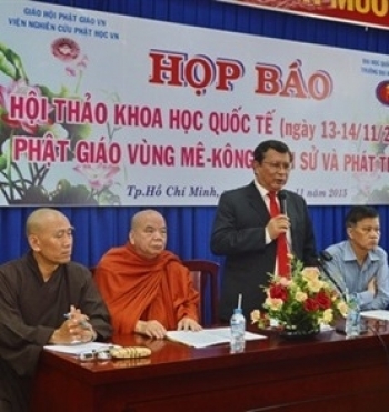 Vo Van Sen, rector of Ho Chi Minh City University of Social Sciences and Humanities, announces the international conference on Buddhism. From vietnamnews.vn