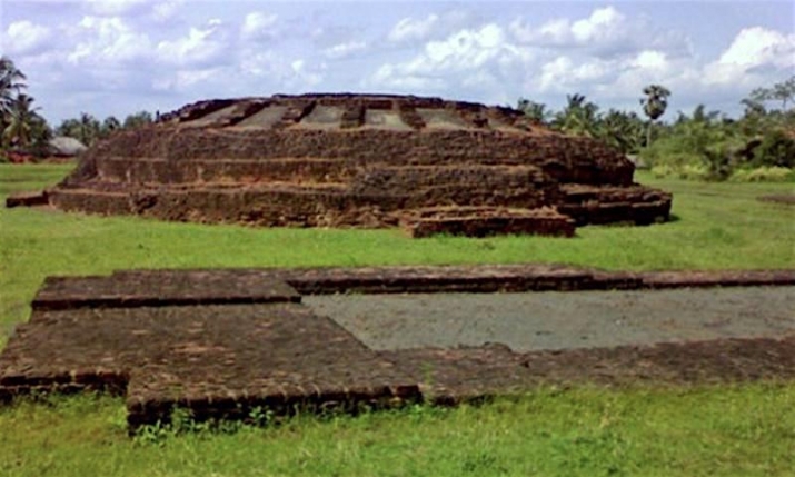 Relics of a bygone era at Adurru. From hoparoundindia.com