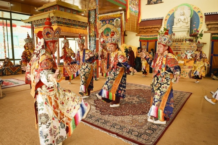 Performing the 33rd Kalachakra initiation in Ladakh. From kalachakra.in