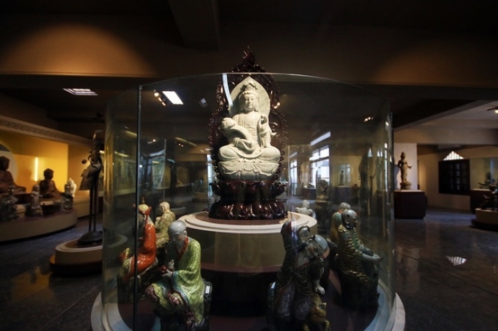 The museum showcases a collection of more than 500 Buddhist artifacts. From vietnamnet.vn