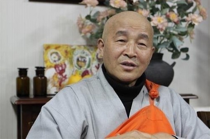 Ven. Jingwan of the Jogye Order of Korean Buddhism. From yonhapnews.co.kr