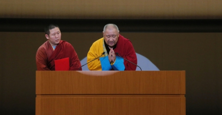 His Eminence Khamba Lama Gabju with Ven. Munkhbaatar Batchuluun at the Sixth Buddhist Summit in Kato City, 11 December 2014. From buddhist-summit.com