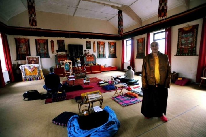 Venerable Choje Lama Rabsang at Palpung Changchub Dargyeling. From southwalesargus.co.uk