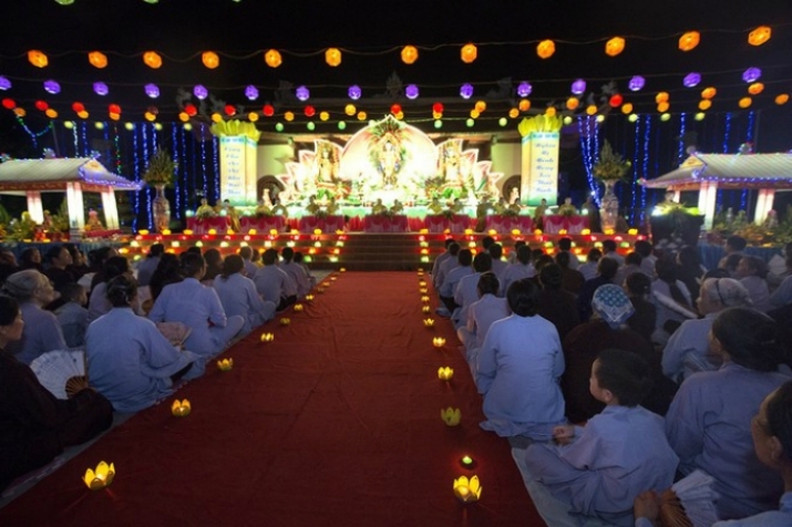 Buddhists across Vietnam observed the Vu Lan festival on 17 August. From e.vnexpress.net